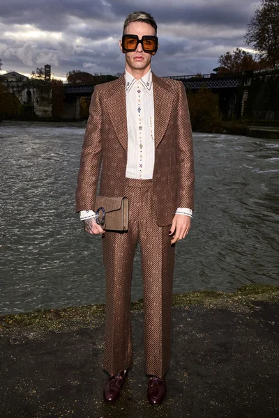 Look 3